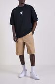 חולצת טי במראה שכבות